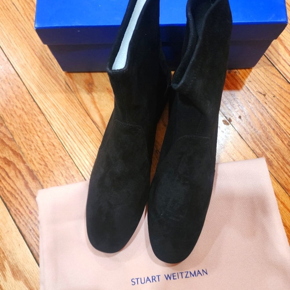 NIB SW Suede Ankle Boots